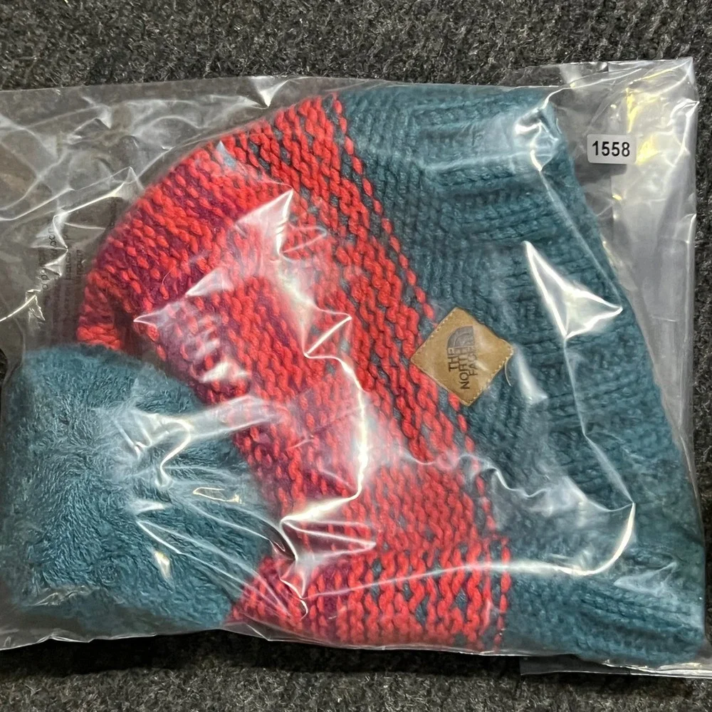 The North Face Beanie Unisex One Size Blue Pink Pom Pom Knit Winter Hat Logo